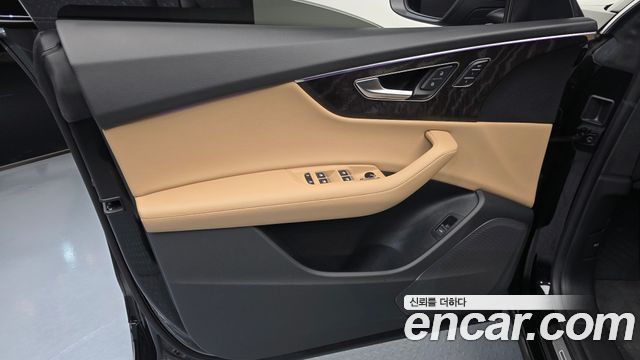 Audi Q8 2023 — photo 14
