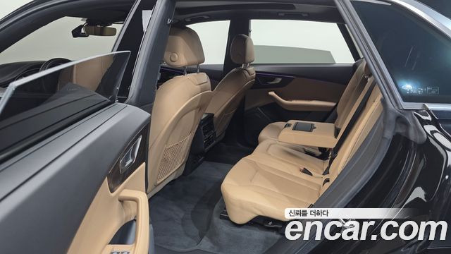 Audi Q8 2023 — photo 16