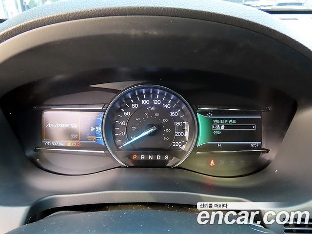 Ford Explorer 2019 — photo 9