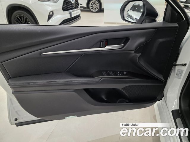 Toyota Camry 2025 — photo 12