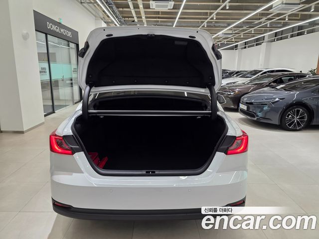 Toyota Camry 2025 — photo 13