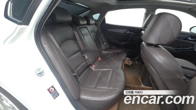 Kia K7 2016 — photo 18