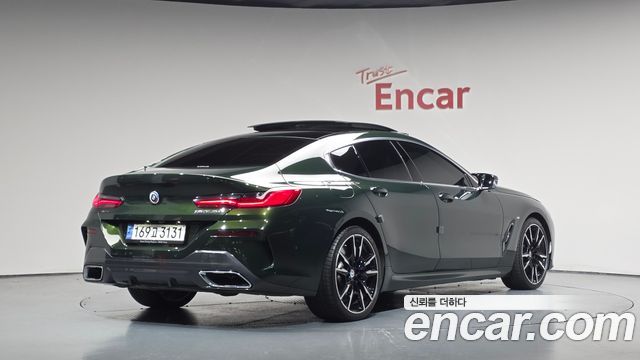 BMW 8-Series 2022 — photo 2