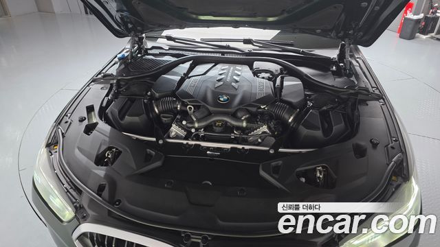 BMW 8-Series 2022 — photo 6