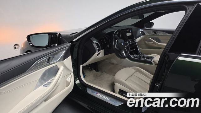 BMW 8-Series 2022 — photo 13