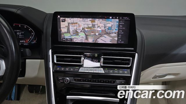 BMW 8-Series 2022 — photo 20