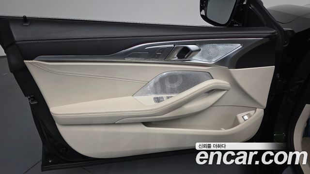 BMW 8-Series 2022 — photo 14
