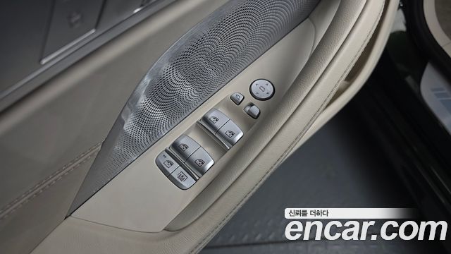 BMW 8-Series 2022 — photo 30
