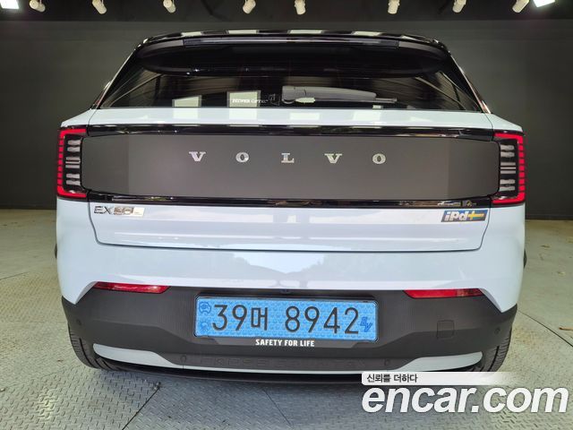 Volvo EX30 2026 — photo 2