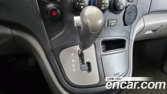 Hyundai Starex 2013 — photo 9