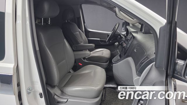 Hyundai Starex 2013 — photo 11