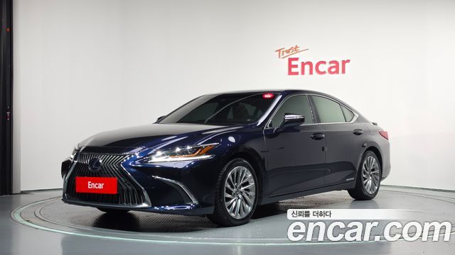 Lexus ES 2021 — photo 1