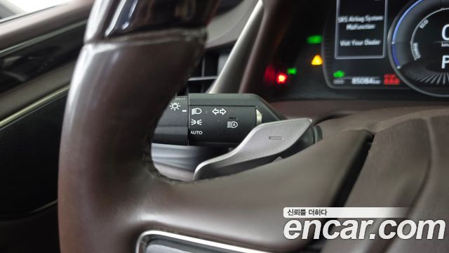 Lexus ES 2021 — photo 29