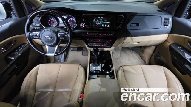 Kia Canival 2016 — photo 10