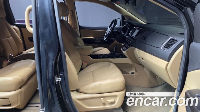 Kia Canival 2016 — photo 17