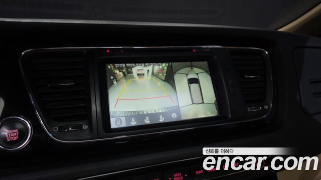 Kia Canival 2016 — photo 21