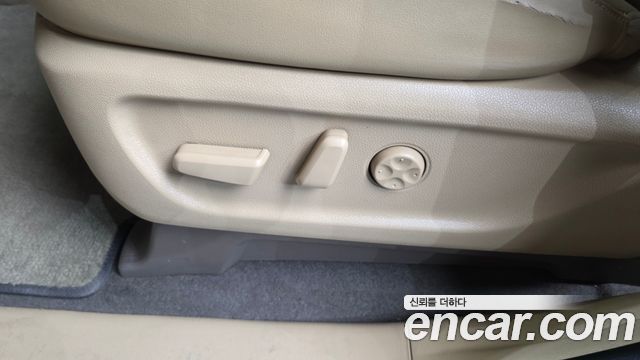 Kia Canival 2016 — photo 25