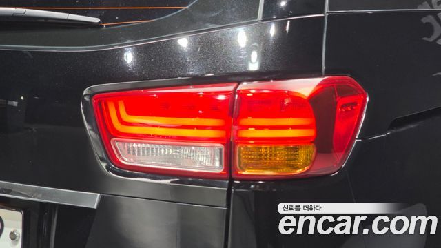 Kia Canival 2016 — photo 9