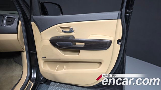 Kia Canival 2016 — photo 15