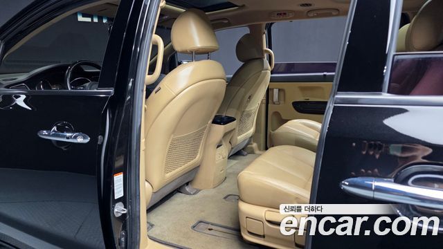 Kia Canival 2016 — photo 16