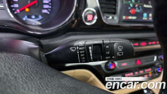 Kia Canival 2016 — photo 33