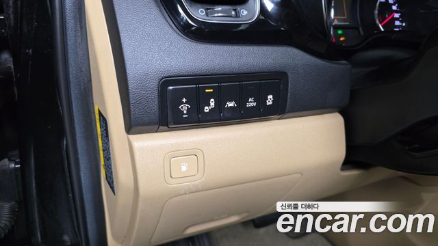 Kia Canival 2016 — photo 34