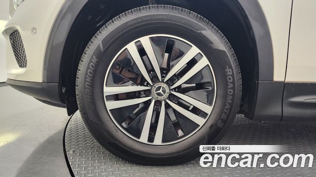 Mercedes-Benz GLB-Class 2021 — photo 5