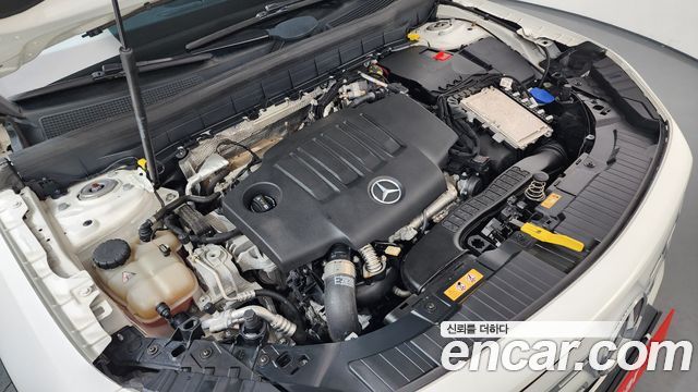 Mercedes-Benz GLB-Class 2021 — photo 6