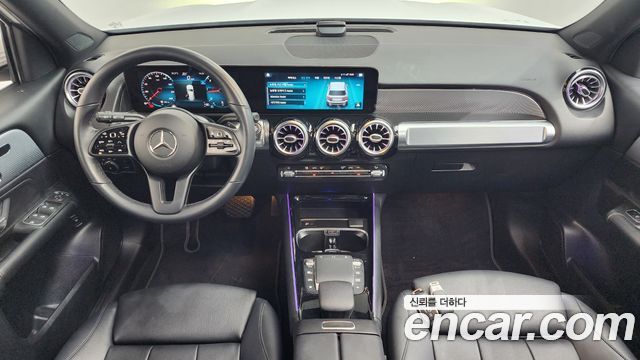 Mercedes-Benz GLB-Class 2021 — photo 10