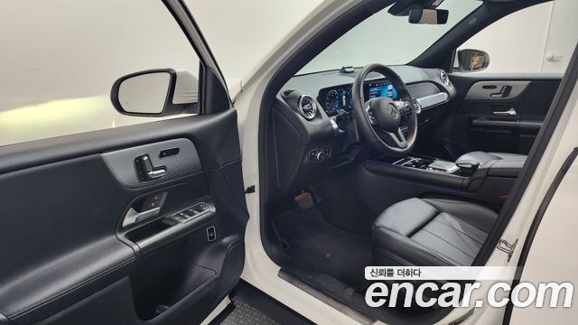 Mercedes-Benz GLB-Class 2021 — photo 13