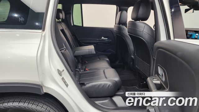 Mercedes-Benz GLB-Class 2021 — photo 17
