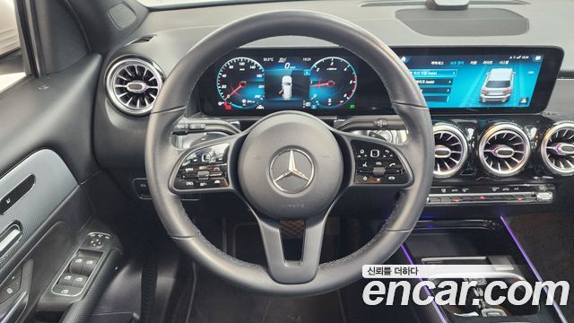 Mercedes-Benz GLB-Class 2021 — photo 20