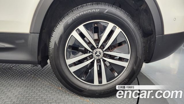 Mercedes-Benz GLB-Class 2021 — photo 7