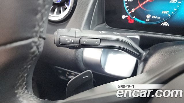 Mercedes-Benz GLB-Class 2021 — photo 30