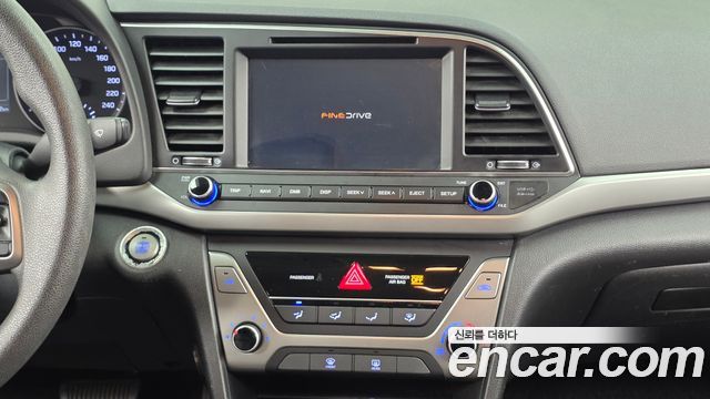 Hyundai AVANTE 2017 — photo 20