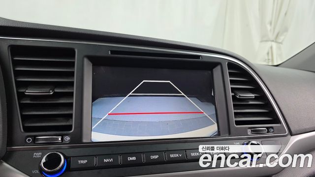 Hyundai AVANTE 2017 — photo 21
