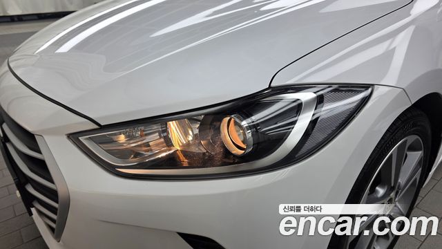 Hyundai AVANTE 2017 — photo 8