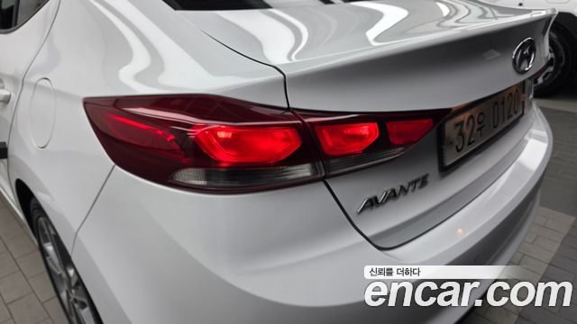 Hyundai AVANTE 2017 — photo 9