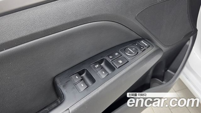 Hyundai AVANTE 2017 — photo 27