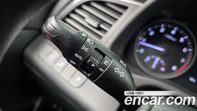 Hyundai AVANTE 2017 — photo 29