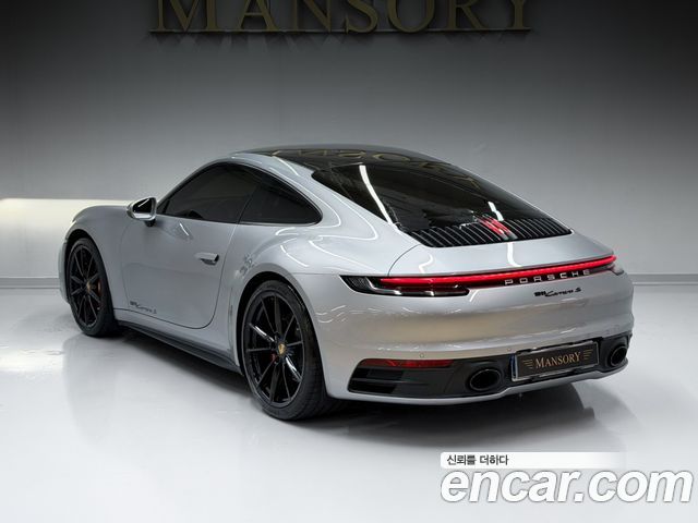 Porsche 911 2020 — photo 2