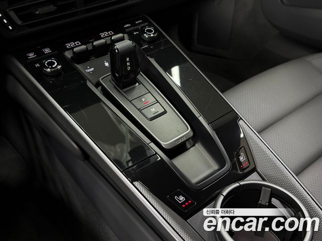 Porsche 911 2020 — photo 9