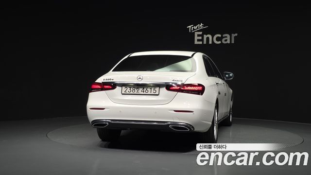 Mercedes-Benz E-Class 2021 — photo 4