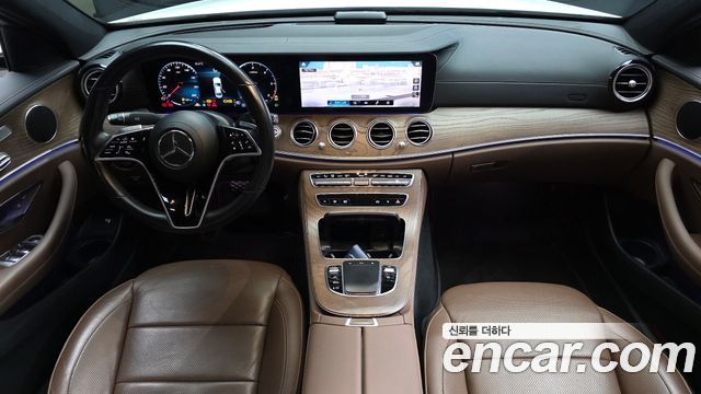 Mercedes-Benz E-Class 2021 — photo 10