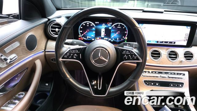 Mercedes-Benz E-Class 2021 — photo 19