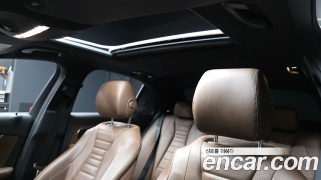 Mercedes-Benz E-Class 2021 — photo 24