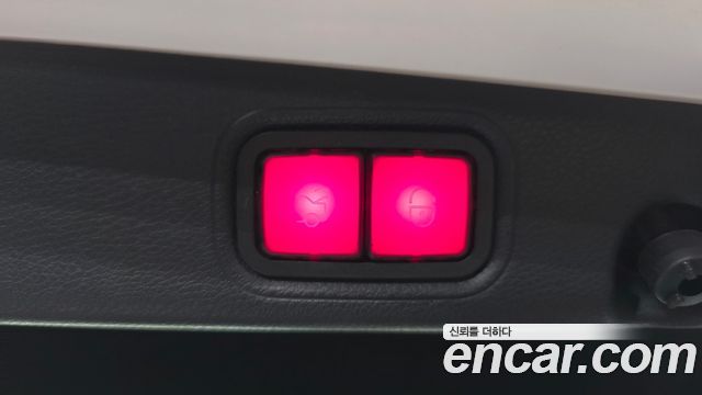 Mercedes-Benz E-Class 2021 — photo 26