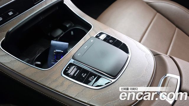 Mercedes-Benz E-Class 2021 — photo 33