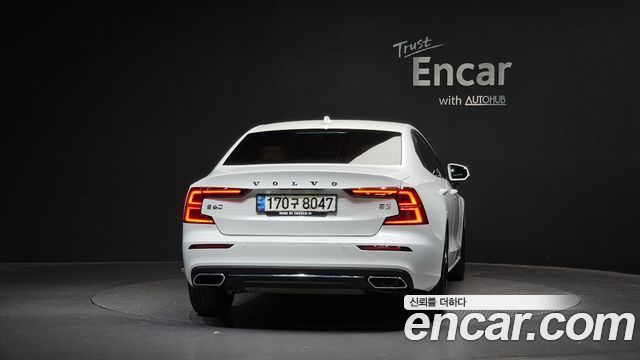 Volvo S60 2021 — photo 4