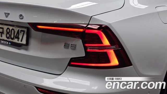 Volvo S60 2021 — photo 9